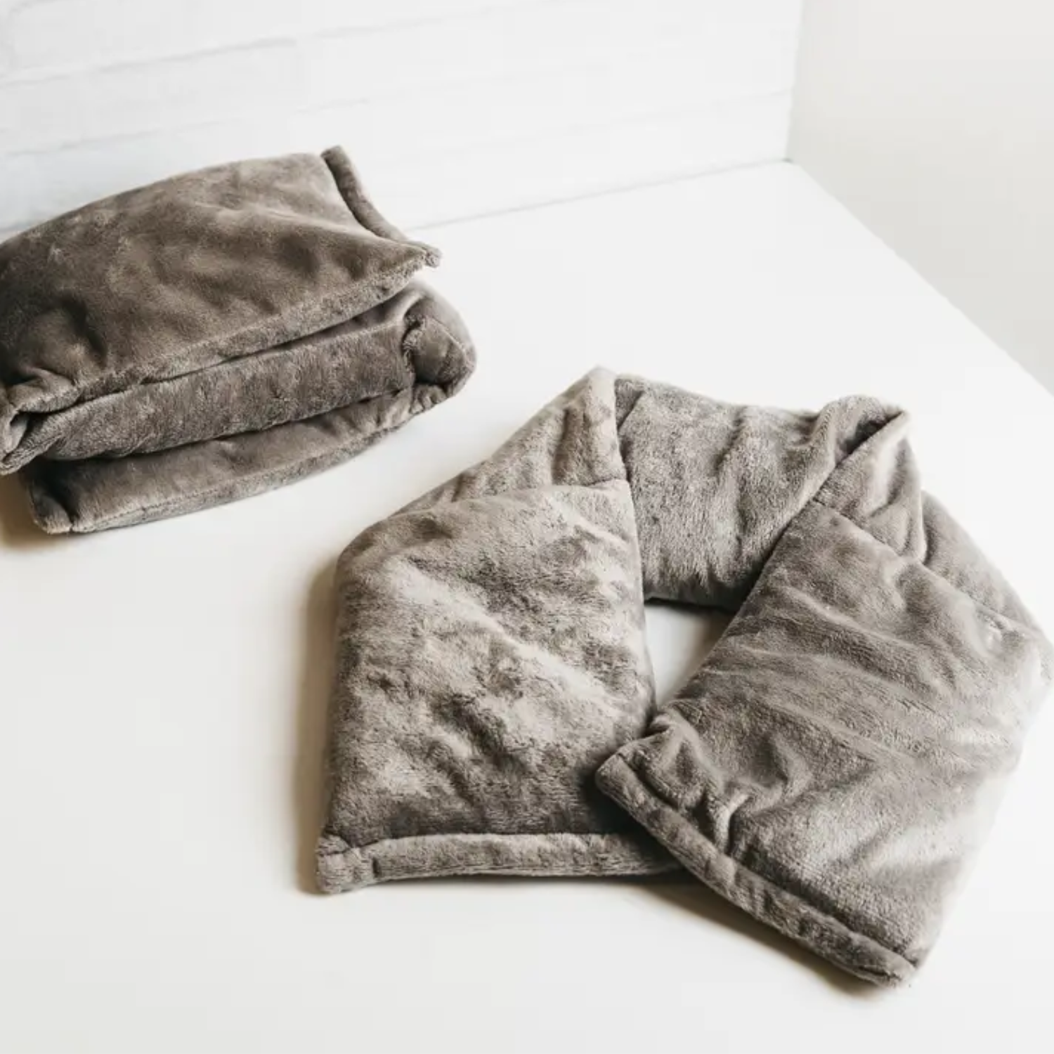 Cozy Fleece Weighted Neck Wrap - Gray